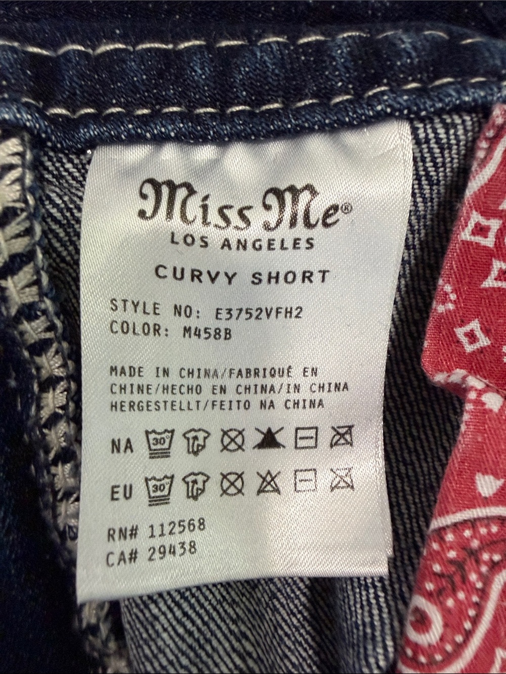Miss Me Bandana Embellished Curvy Short - Picture 3 of 3